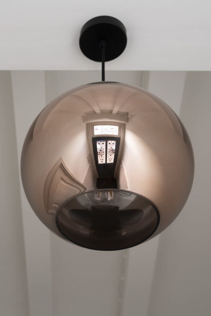 Lampkeuze in hal - Interieurontwerp Koestraat door Milia Interieurdesign