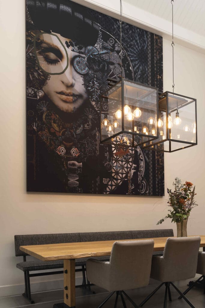 Kunst bij eettafel - Interieurontwerp Koestraat door Milia Interieurdesign
